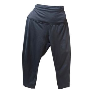 Hyba, Black High-Waisted Athletic Capris